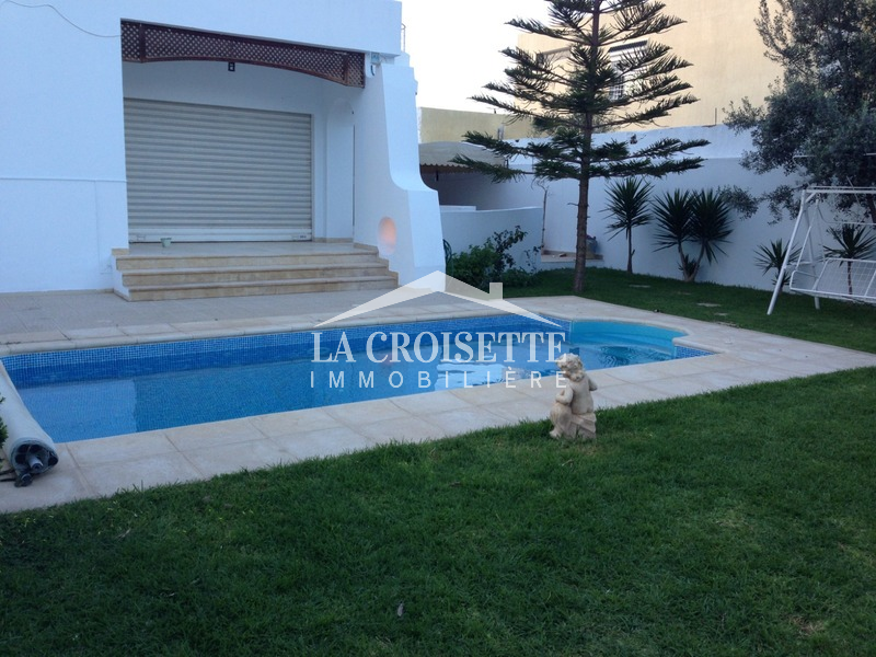 Villa S+3 avec piscine à La Marsa